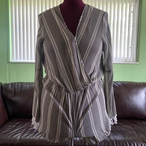 EUC Gianni Bini romper